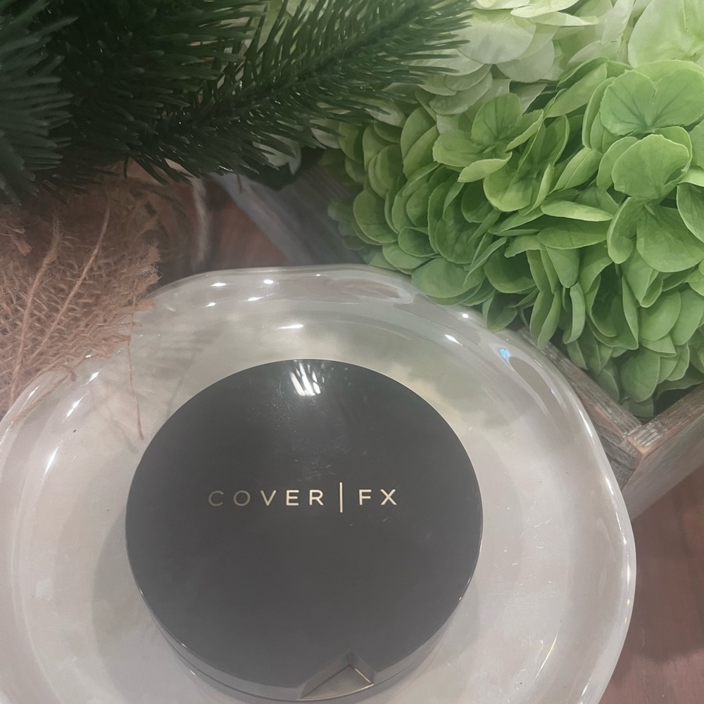 COVER FX Total Cover Cream Foundation in Black